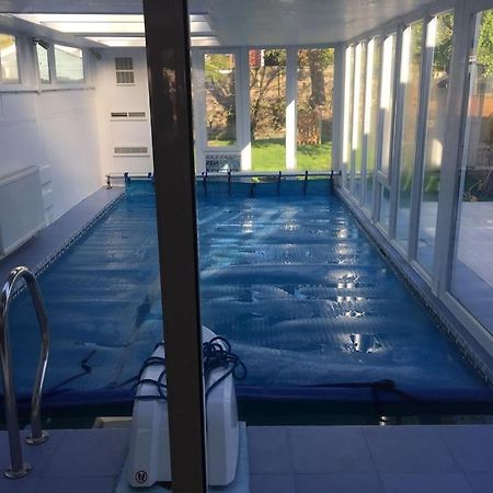River House With Heated Pool June To Sep & Garden Туикънам Екстериор снимка