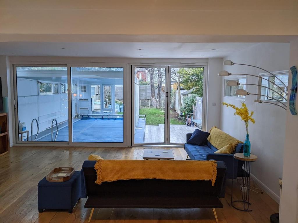 River House With Heated Pool June To Sep & Garden Туикънам Екстериор снимка